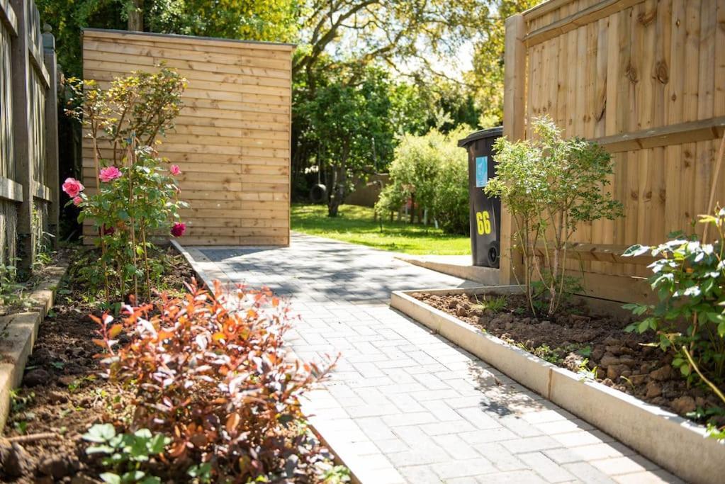 Walnut Flats-F5, Stylish 1-Bedroom - Parking, Netflix, Wifi - Close To Oxford, Bicester & Blenheim Palace Kidlington Εξωτερικό φωτογραφία