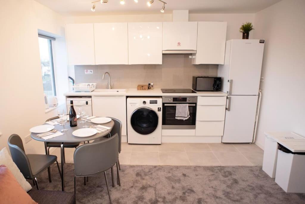 Walnut Flats-F5, Stylish 1-Bedroom - Parking, Netflix, Wifi - Close To Oxford, Bicester & Blenheim Palace Kidlington Εξωτερικό φωτογραφία
