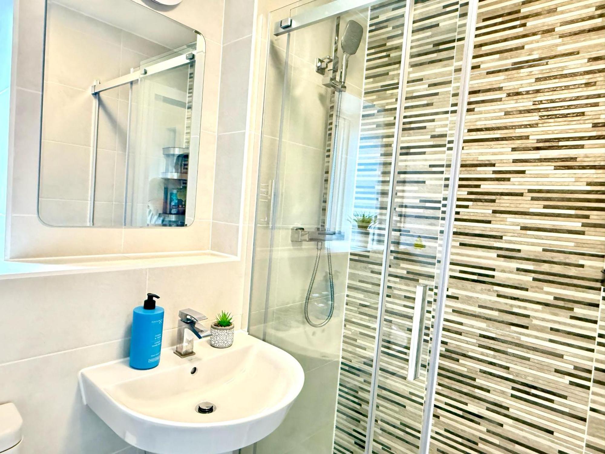 Walnut Flats-F5, Stylish 1-Bedroom - Parking, Netflix, Wifi - Close To Oxford, Bicester & Blenheim Palace Kidlington Εξωτερικό φωτογραφία