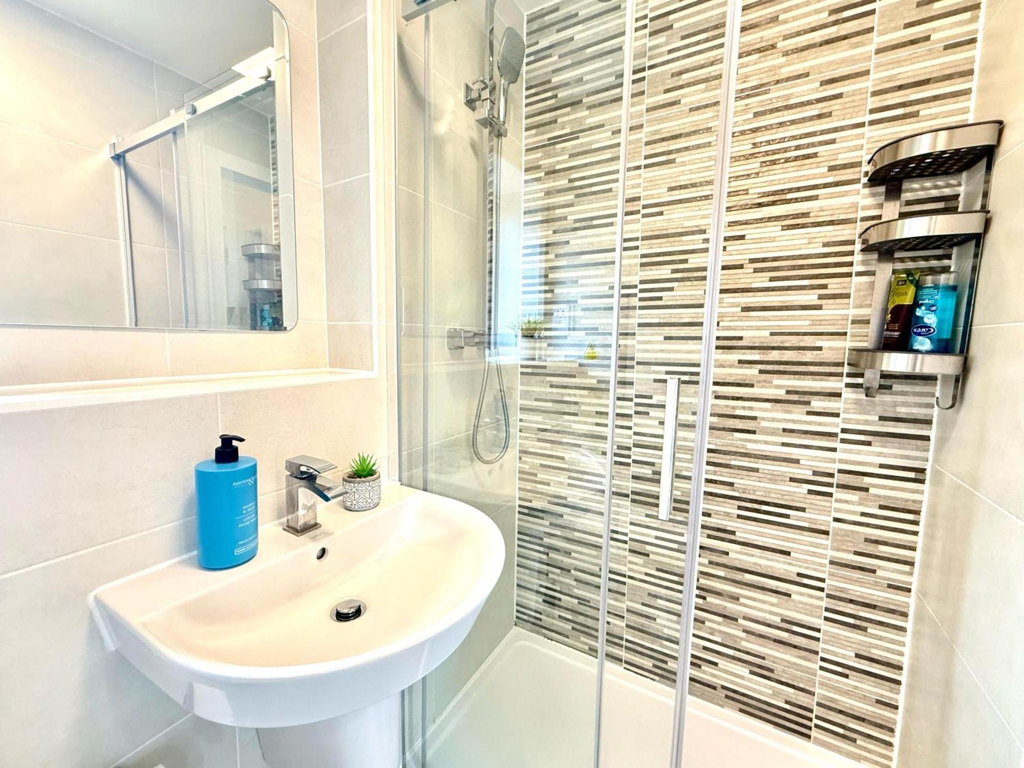 Walnut Flats-F5, Stylish 1-Bedroom - Parking, Netflix, Wifi - Close To Oxford, Bicester & Blenheim Palace Kidlington Εξωτερικό φωτογραφία