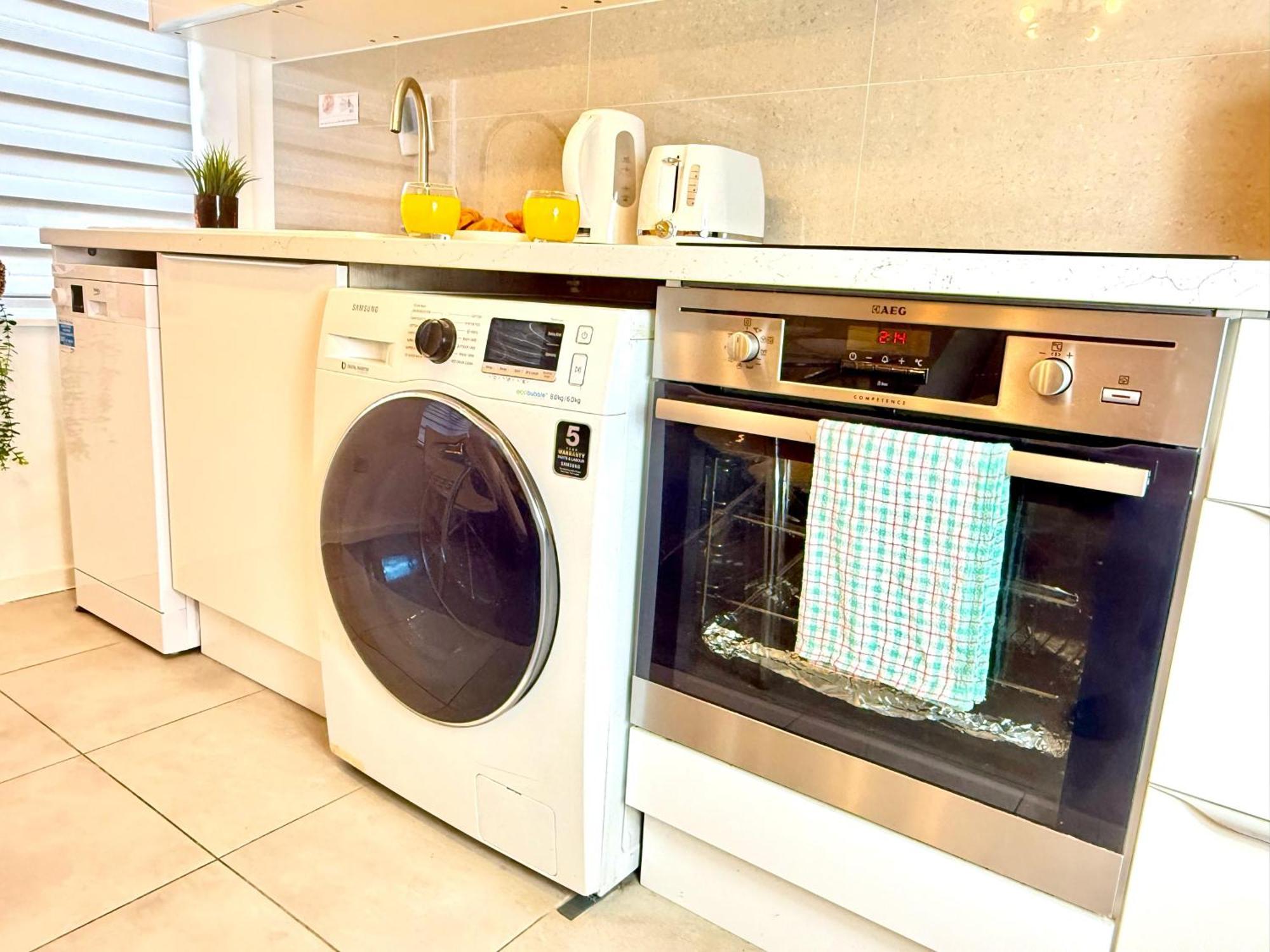 Walnut Flats-F5, Stylish 1-Bedroom - Parking, Netflix, Wifi - Close To Oxford, Bicester & Blenheim Palace Kidlington Εξωτερικό φωτογραφία